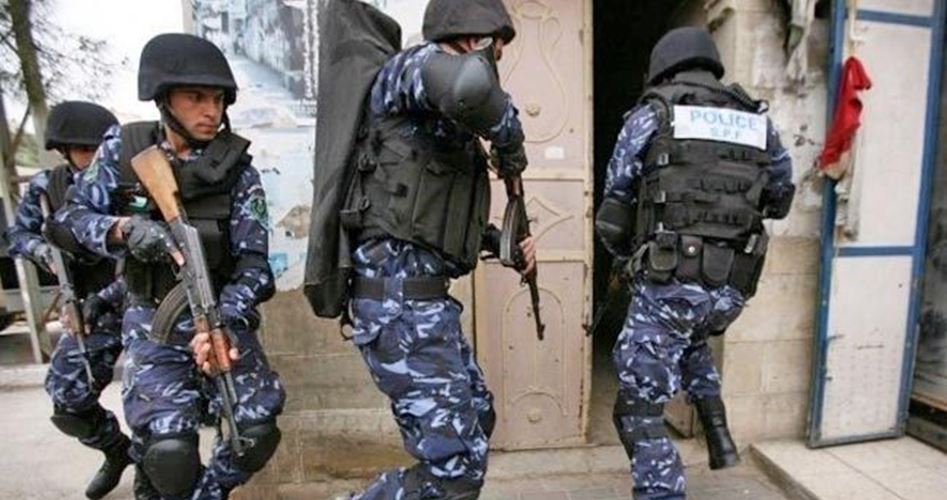 المركز يطالب بالتحقيق في مقتل شخص وإصابة ثلاثة آخرين على يد أفراد الأجهزة الأمنية
