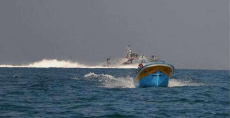 Continuing to Chase Fishermen in Gaza Sea, Israeli Naval Forces Arrest 11 Fishermen and Confiscate Fishing Boats
