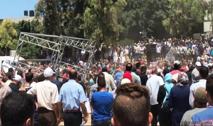 المركز يدين استخدام عناصر بالزي المدني لقمع الحق في التجمع السلمي في غزة
