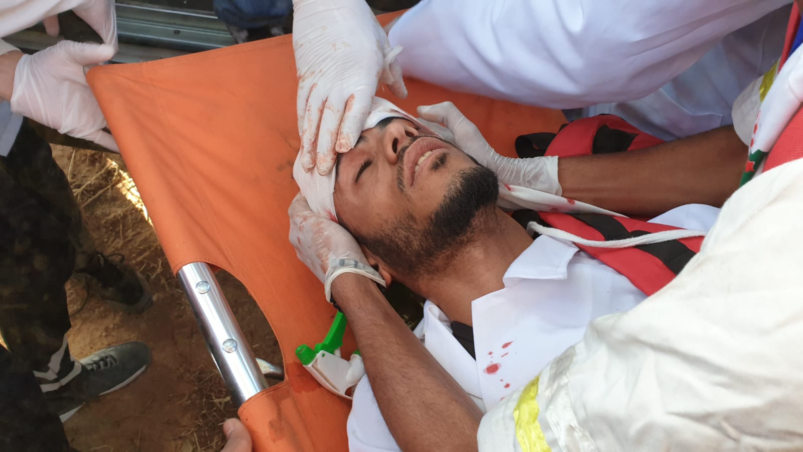 في الجمعة الـ 58 لمسيرة العودة وكسر الحصار: الاحتلال يقتل مدنيًّا فلسطينيًّا ويصيب 45 آخرين منهم 9 أطفال وامرأتان وصحفي ومسعف