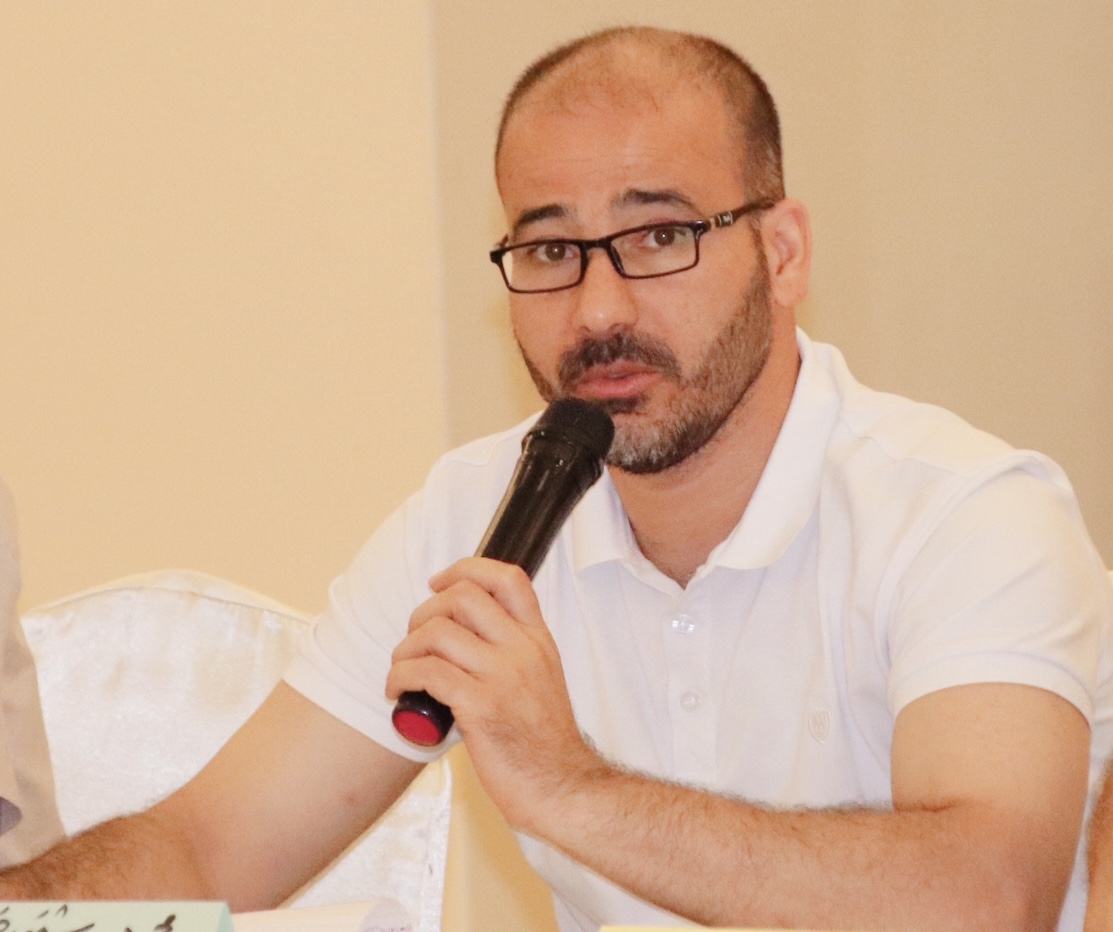 نزوح متكرر وفقدان أعزاء وتدمير وتجريف ممتلكات