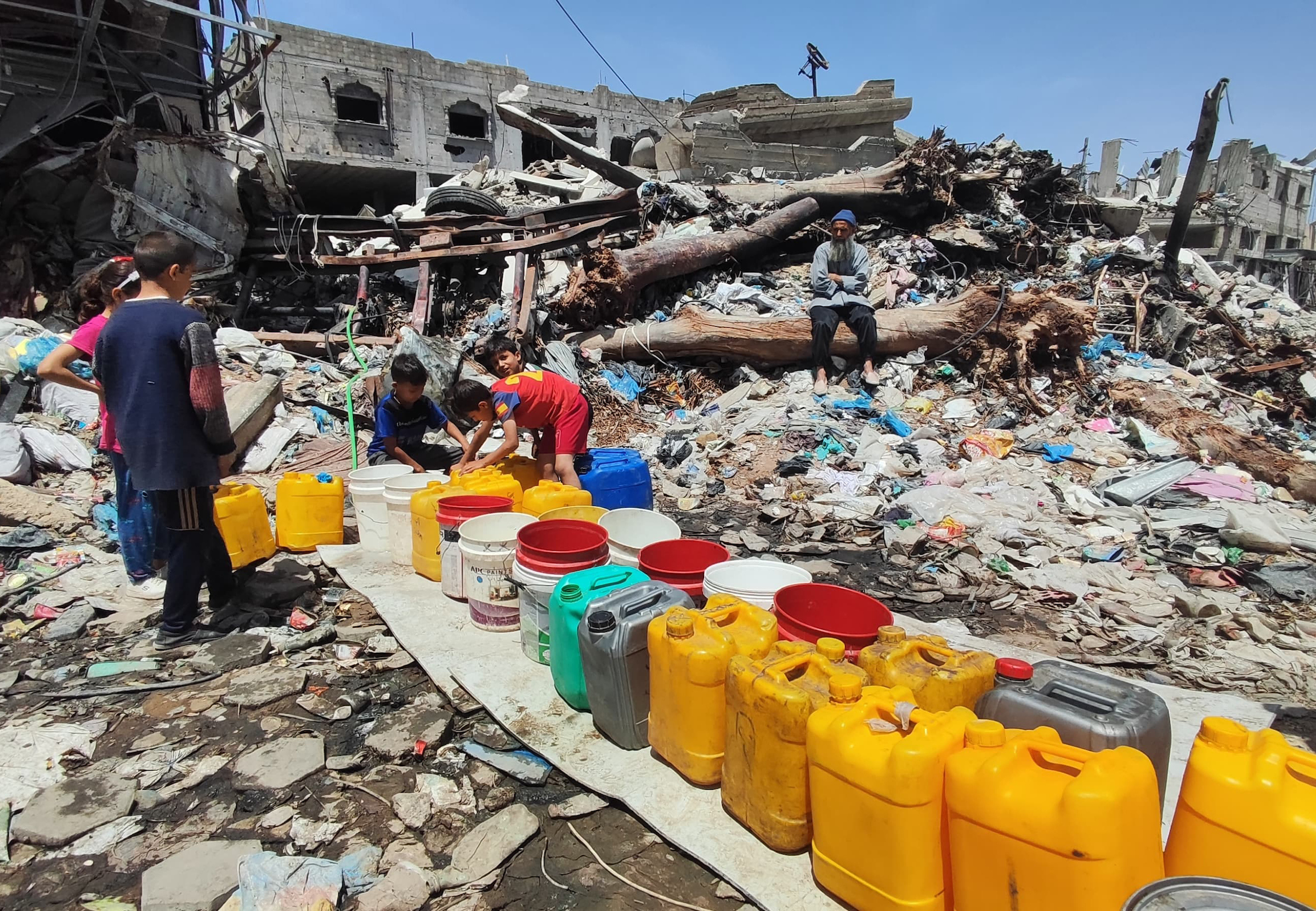 Israel Continues to Destroy Water Sources: Civilians Targeted While Digging Well in North Gaza