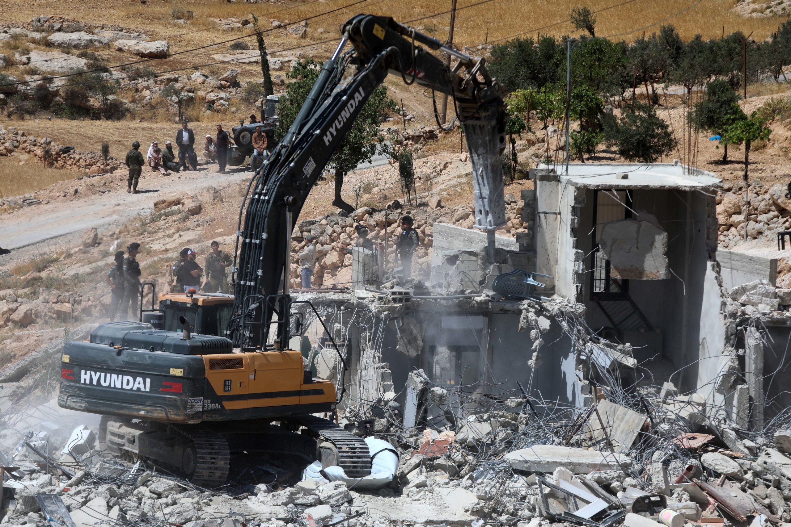 انتهاكات قوات الاحتلال الإسرائيلي لحقوق الإنسان والقانون الدولي الإنساني في الضفة الغربية مايو 2025