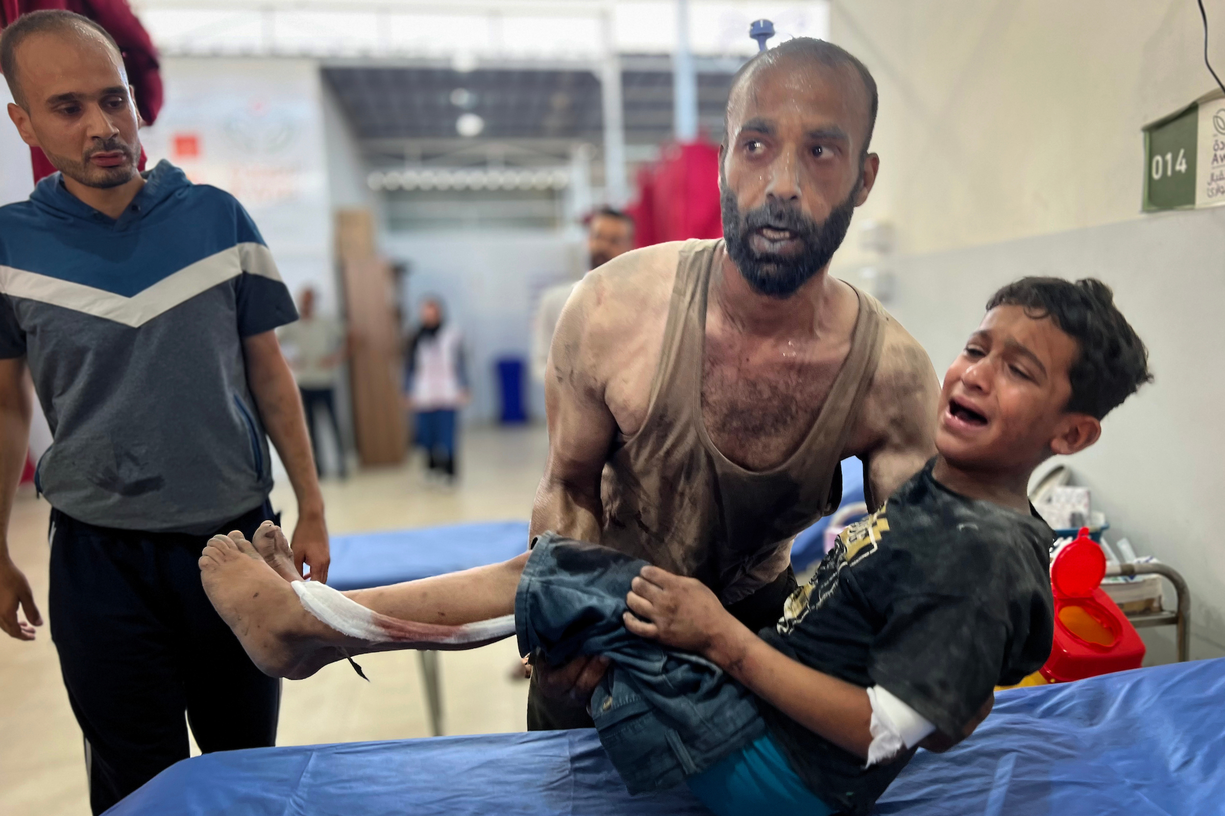 Israel Intensifies Strikes on Displaced Persons’ Tents in Al-Mawasi Area, Khan Younis and Continues to Drive Civilians to Certain Death