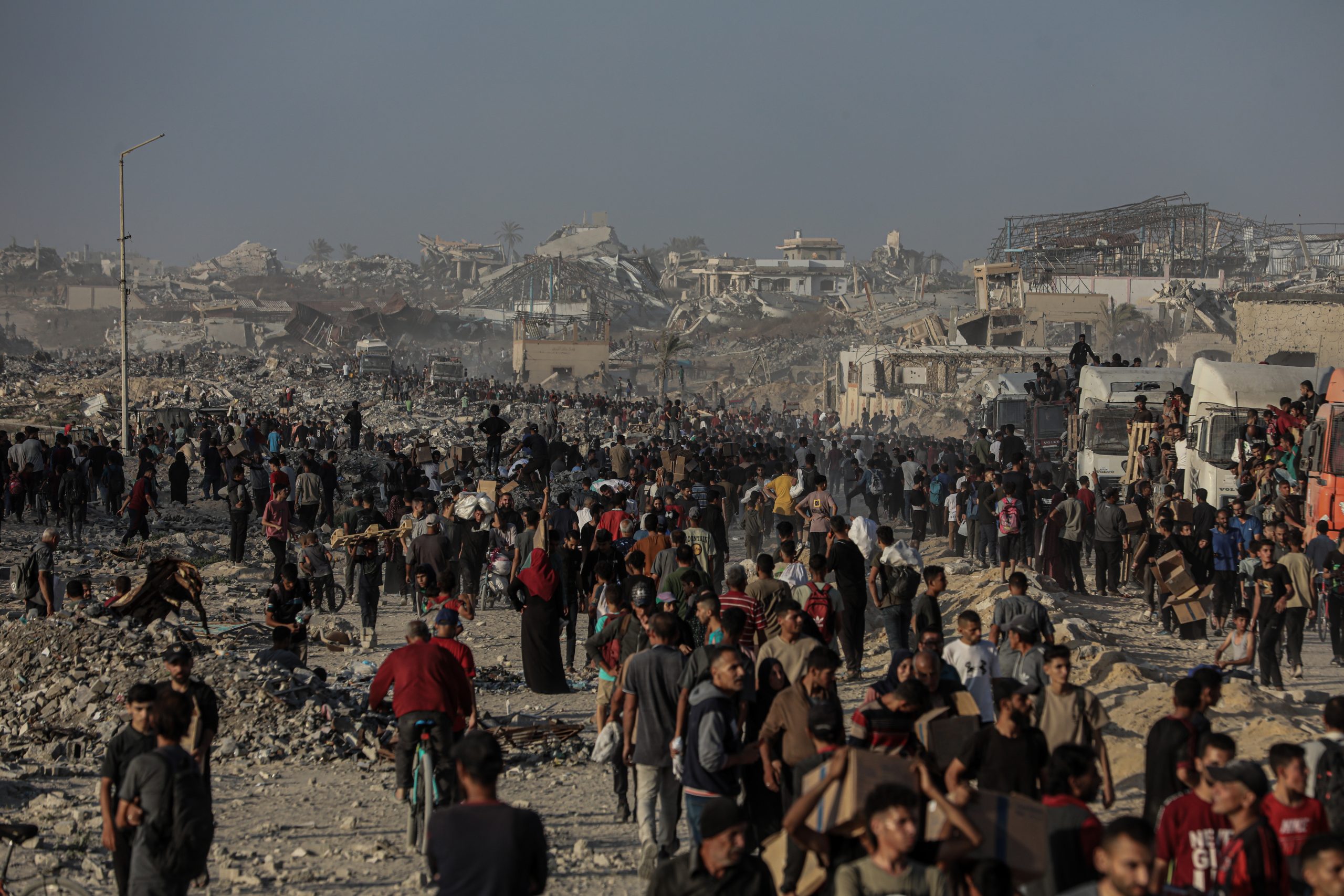 Israel Kills 33 Starving Palestinians Amid Unprecedented Hunger Levels in Gaza.