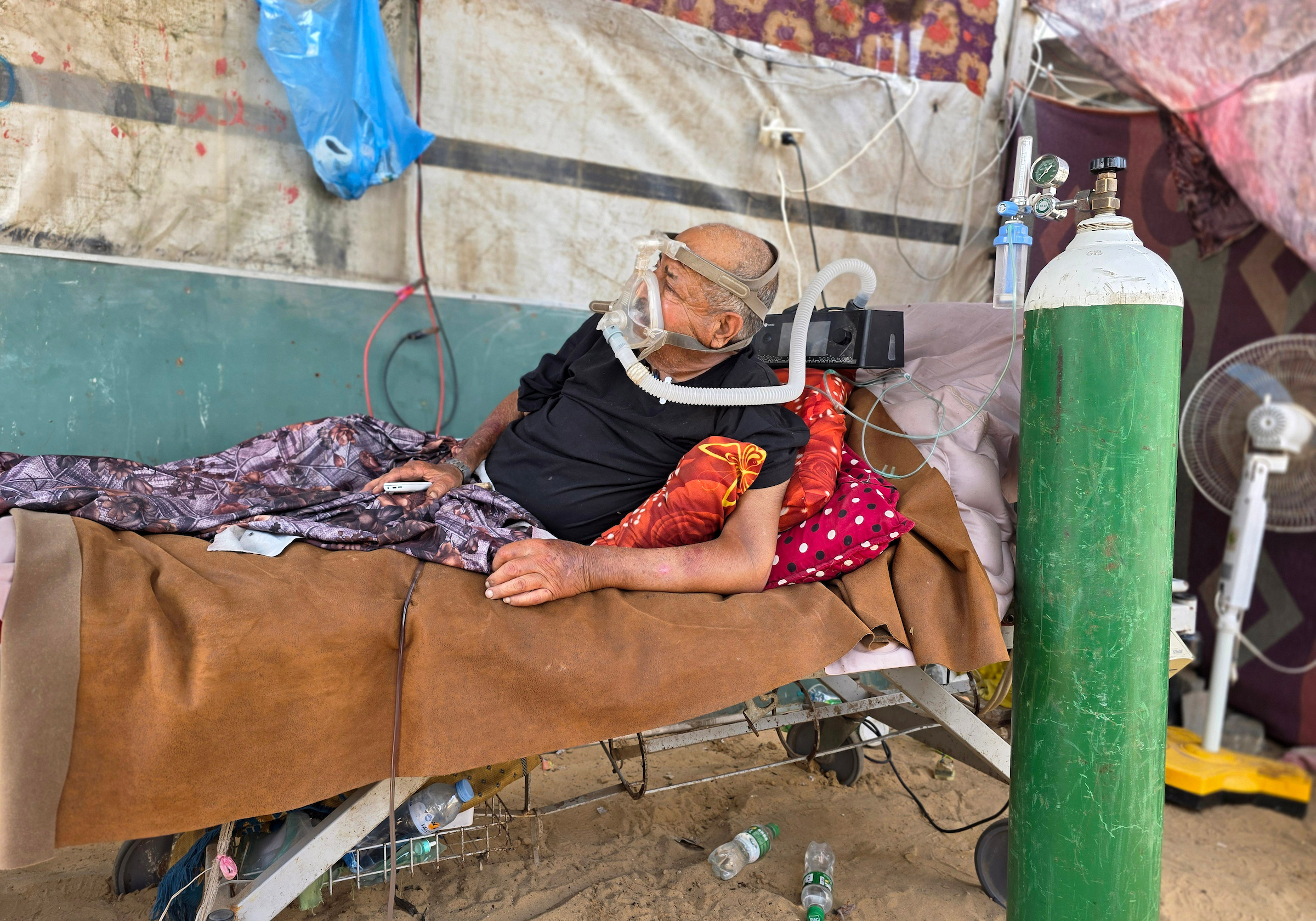 Gaza faces critical medical oxygen shortage, rights group warns