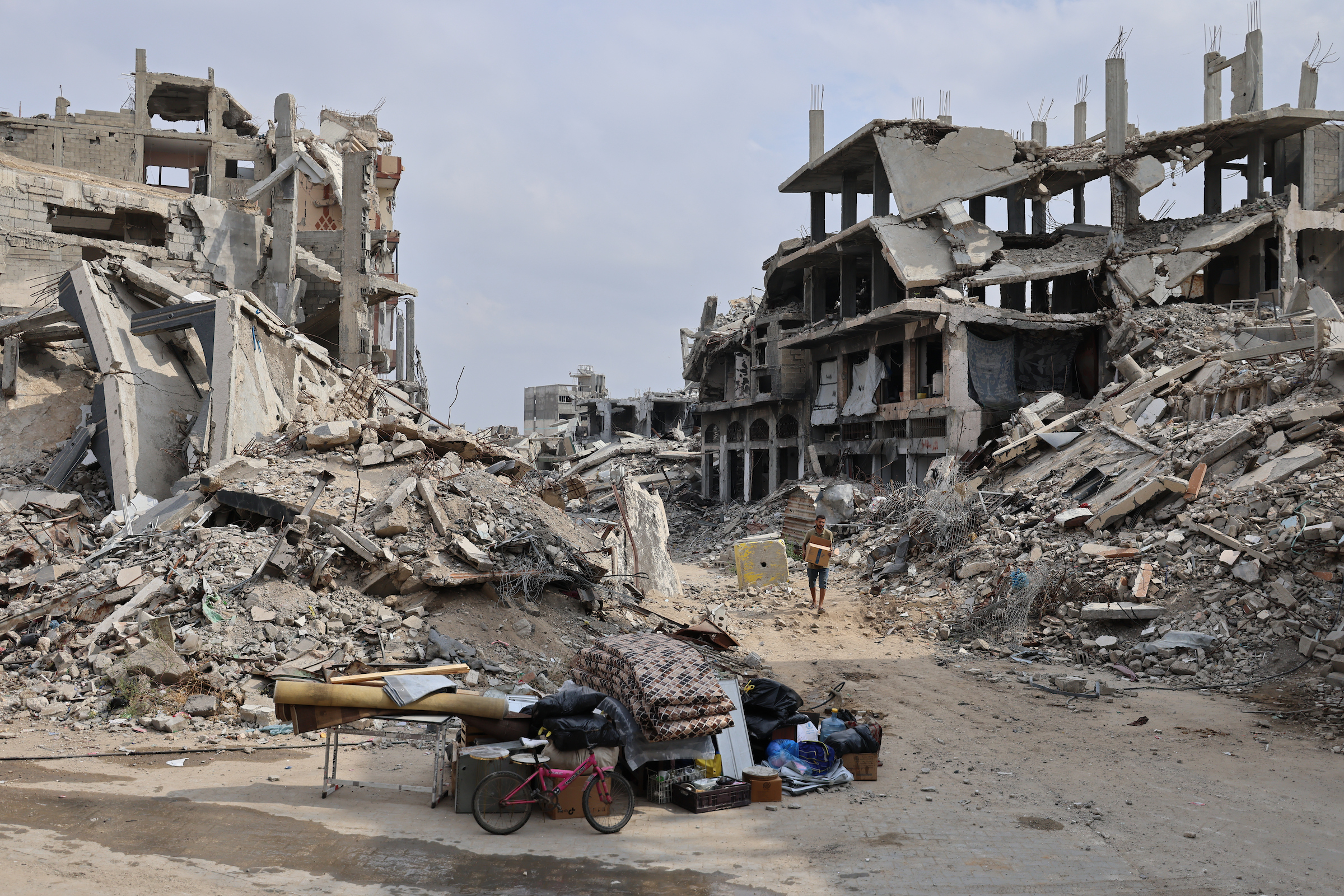 Israeli forces kill 18 Palestinians including woman and child in Gaza